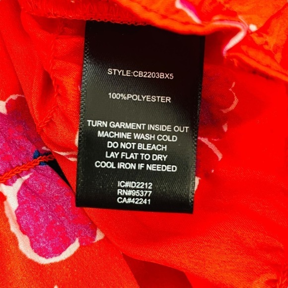 Sanctuary NWT Woven Satin 3/4 Puffed Sleeve Smocked Floral Print Red Crop Top S - Picture 8 of 10